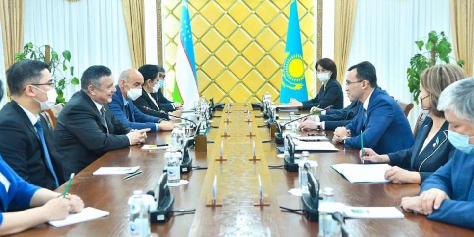 Мәулен Әшімбаев Өзбекстан Олий Мажлисінің Заң шығару палатасының Төрағасымен кездесті