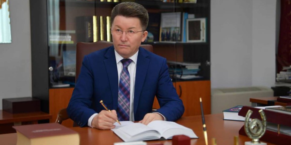 «Көзге көрінбейтін оқытушылар»