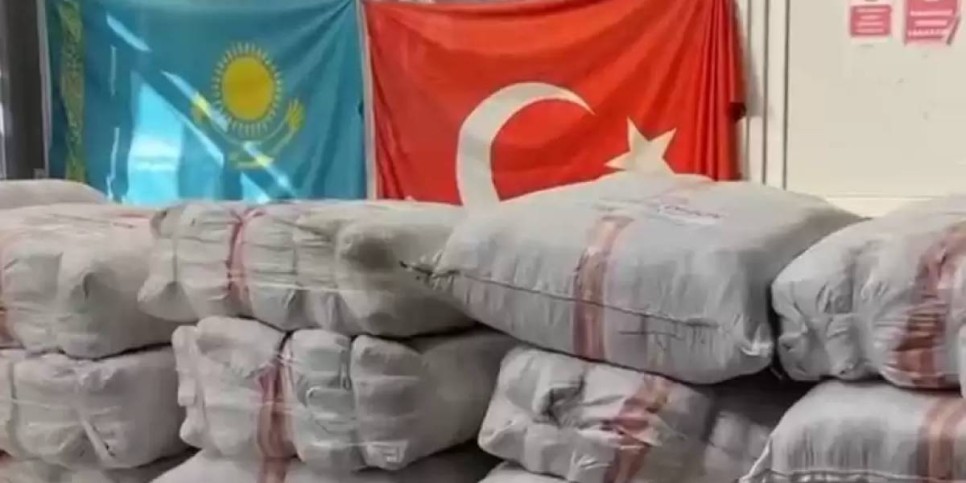 Ыстанбұлдағы қазақтар жер сілкінісінен зардап шеккендерге 160 мың доллар көмек жинады