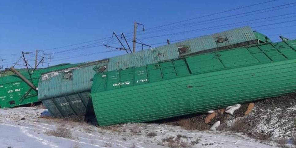 Қарағанды облысында жүк пойызының 12 вагоны рельстен шығып кетті
