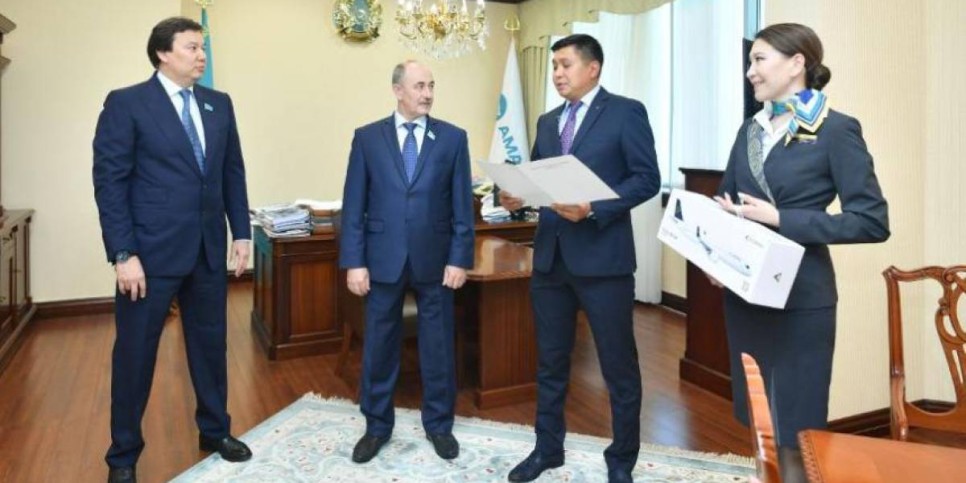 Мәжіліс депутаты жолаушының өмірін құтқарып қалды
