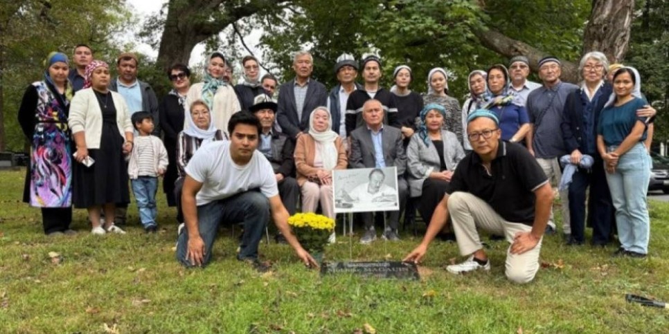 Мағауиннің қабіріне туған жердің топырағы мен жусаны жеткізілді