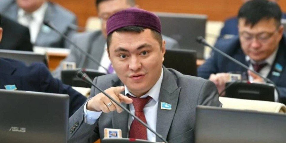 «Шешілмейтін мәселе». Депутат жазда берген уәдесінен тайқып кетті (ВИДЕО)