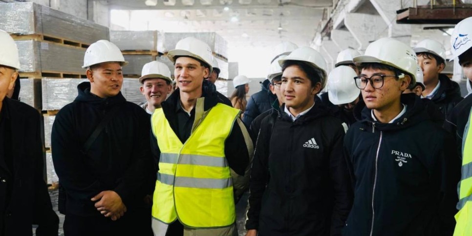 Өндіріс әлеміне қадам: Абай облысының жастарына кәсіптік бағыт берілді