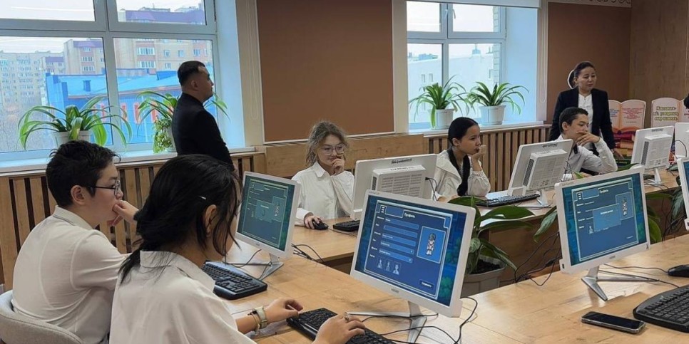 «Заң және тәртіп»: елордалық оқушылар арасында «Qarzhy Saqshysy» ойыны өтіп жатыр